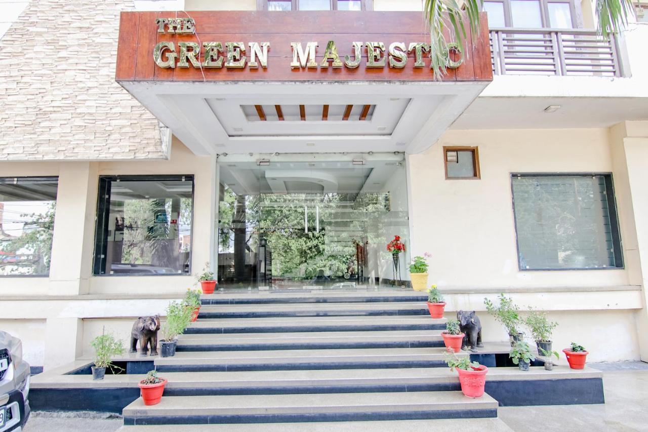 Fabhotel The Green Majestic Dehradun Extérieur photo